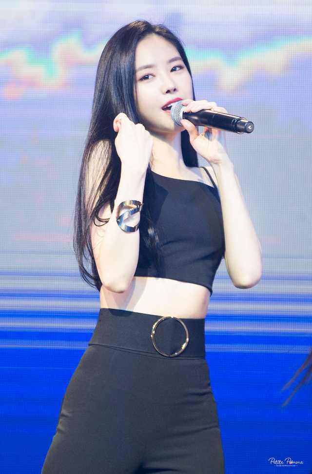 여전히 이쁜 에이핑크 손나은.jpg | 인스티즈