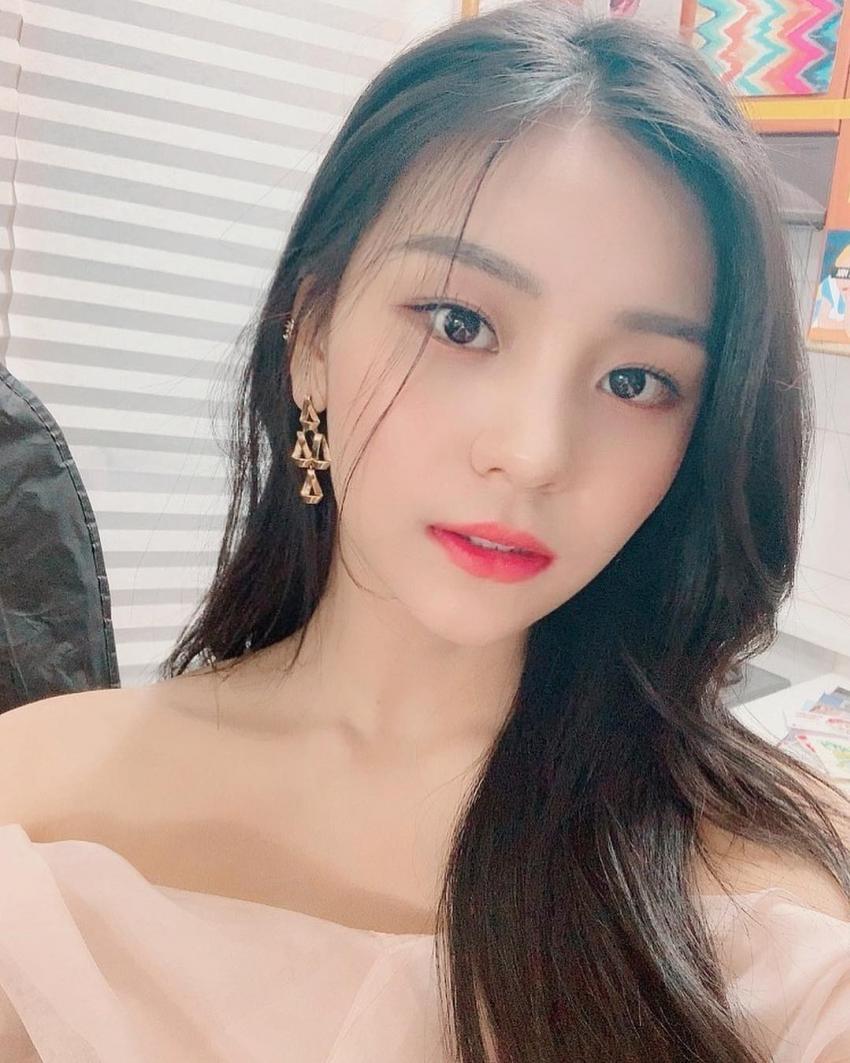 최근 여자친구 엄지 근황.jpg | 인스티즈