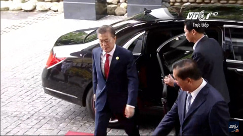 11/11 APEC 정상회의 본회의 세션에 참석한 문재인 대통령 | 인스티즈