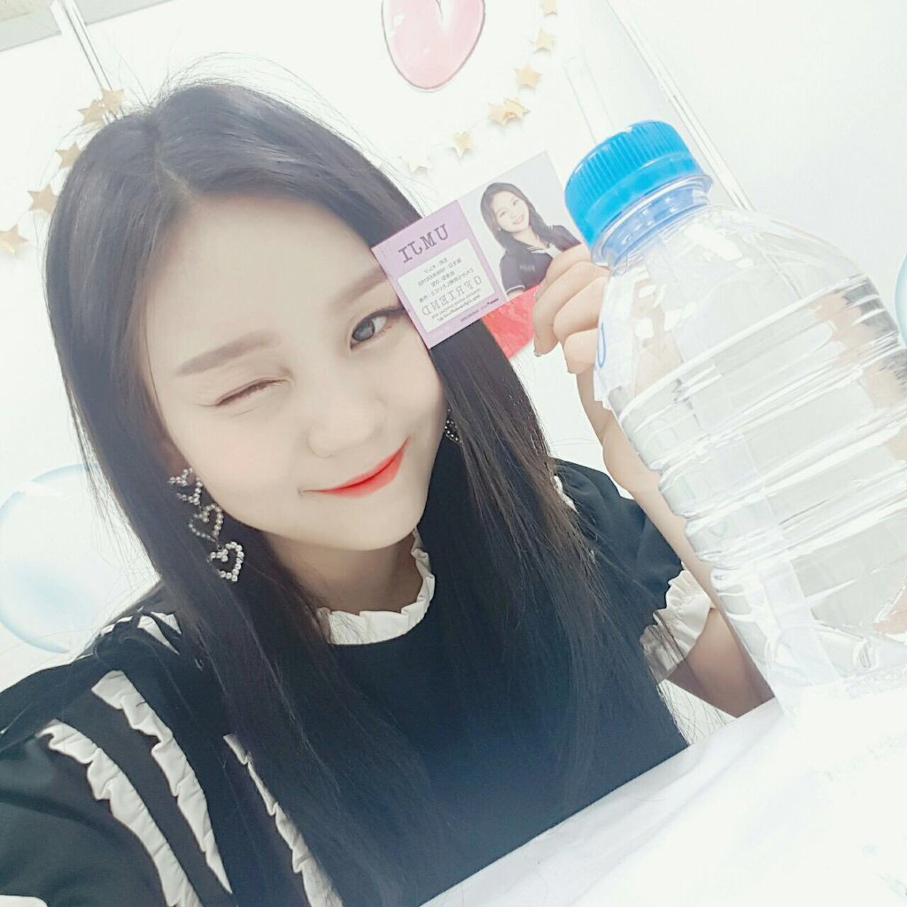 스웨덴전까지 약 3시간 남아서 여자친구 엄지.jpg.gif.미모 ㅓㅜㅏ | 인스티즈