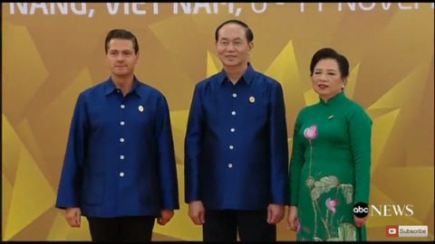 11/10 APEC 갈라 만찬에 참석한 문재인 대통령 | 인스티즈