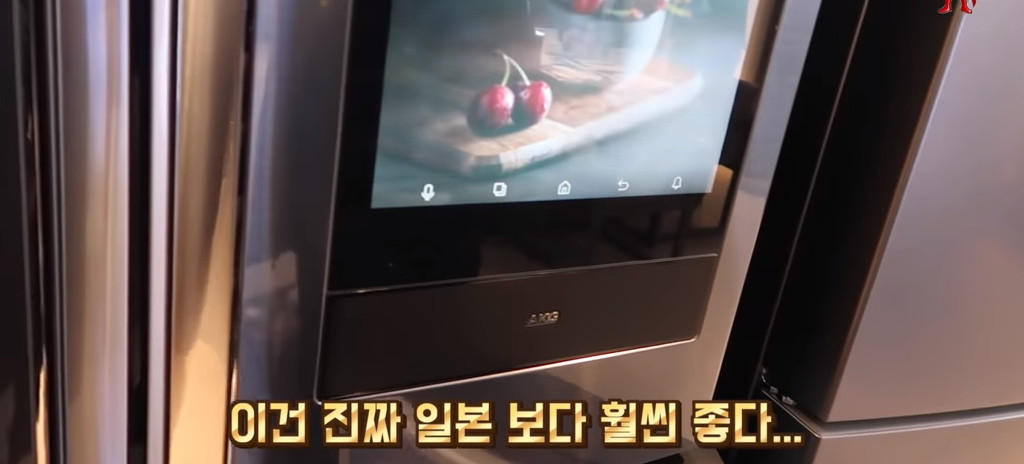 한국 전자제품 매장을 둘러보고 놀라서 어쩔 줄 모르는 일본 대학생 | 인스티즈