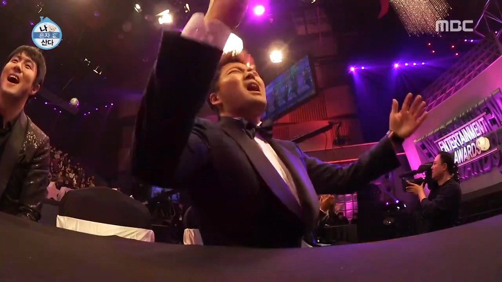 박나래의 축하무대를 보는 나혼자산다 가족들 반응ㅋㅋㅋㅋㅋㅋㅋㅋㅋㅋㅋ.jpgif | 인스티즈