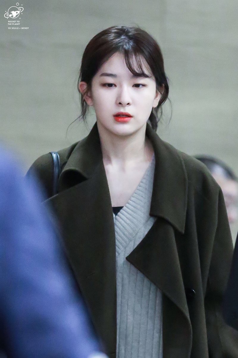 유독 공항에서 레전드 짤이 많이 나온다는 레드벨벳 슬기 | 인스티즈