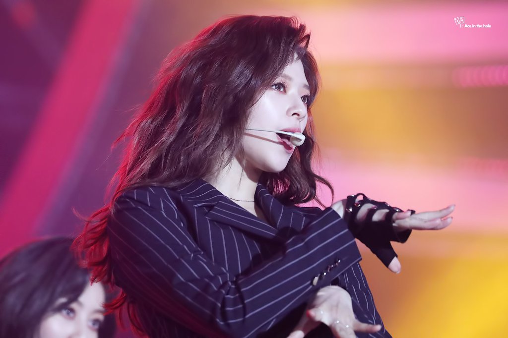 요즘 너무 이쁜 정연이 광주 슈퍼콘서트 | 인스티즈