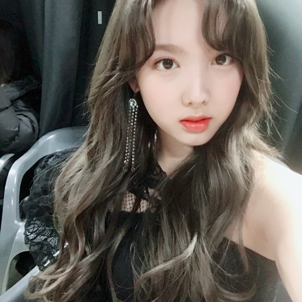 이제 시크해지고 싶은 나연 | 인스티즈