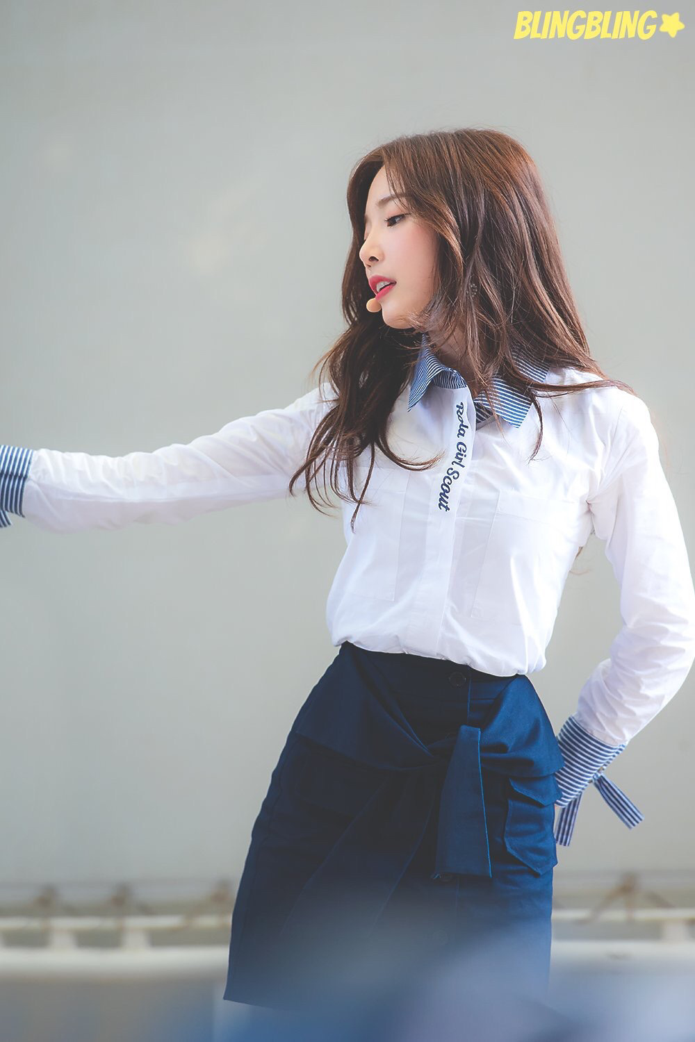 [에이프릴] 일 하다가 잠깐 쉬는 시간이 되서 채경이 | 인스티즈