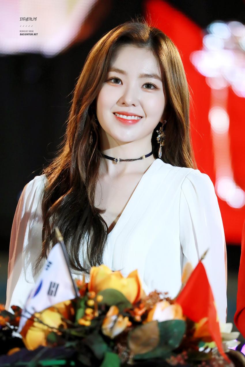 화이트가 잘 어울리는 아이린.jpgif | 인스티즈
