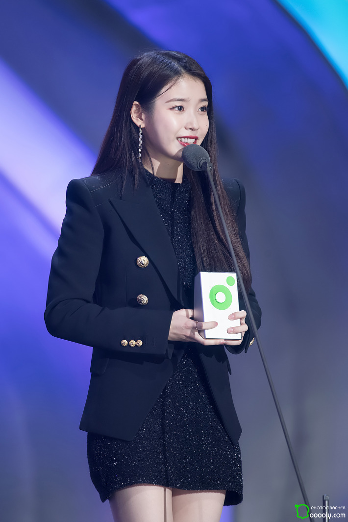공주님 같았던 멜론뮤직어워드 아이유.jpg | 인스티즈