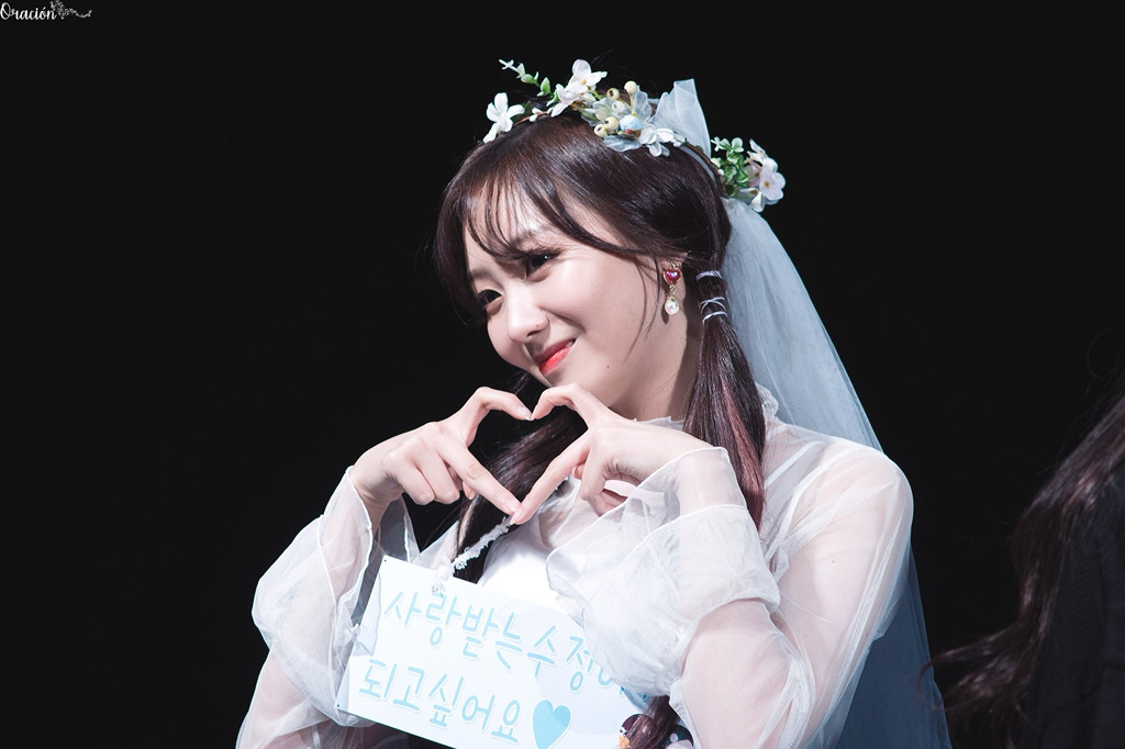 [러블리즈] 퇴근시간이 다가와서 수정이 | 인스티즈