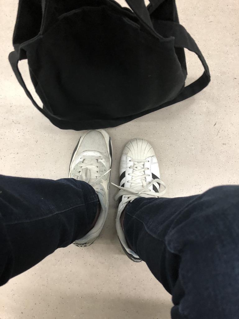 출근길 걷는 느낌이 이상하더니.. | 인스티즈