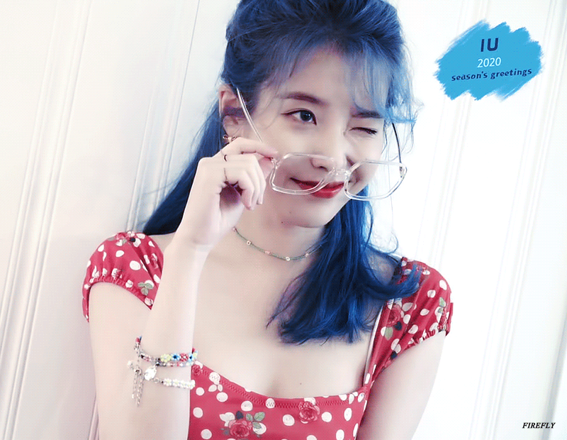 2020시그 촬영하는 아이유.gif | 인스티즈